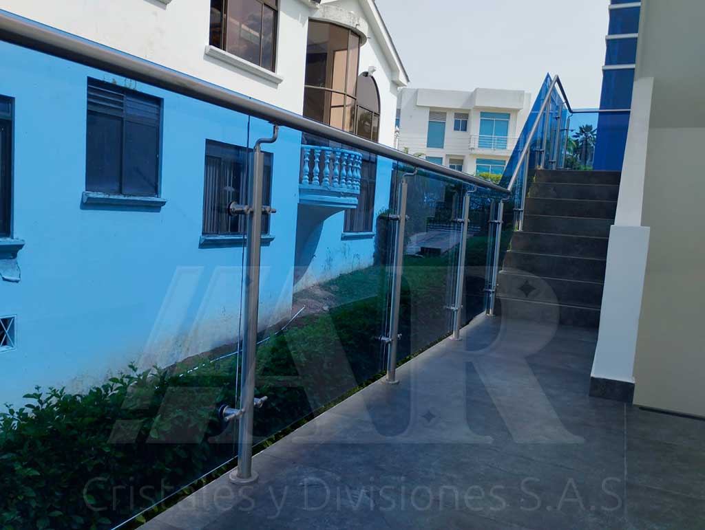 Barandas en vidrio templado 05