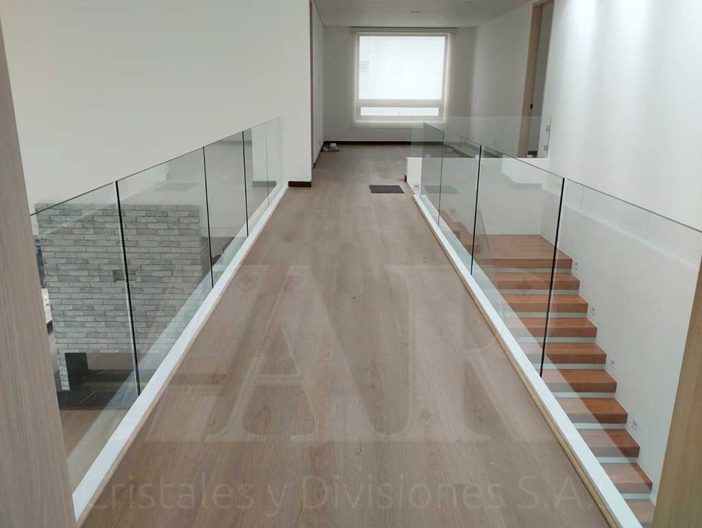 Barandas en vidrio templado 11