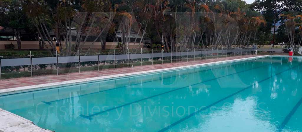 Cortaviento en vidrio templado 04