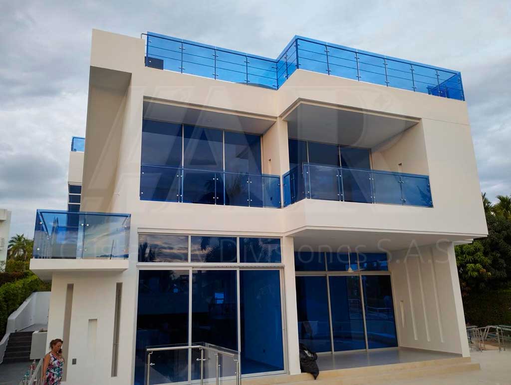 Cortaviento en vidrio templado 14