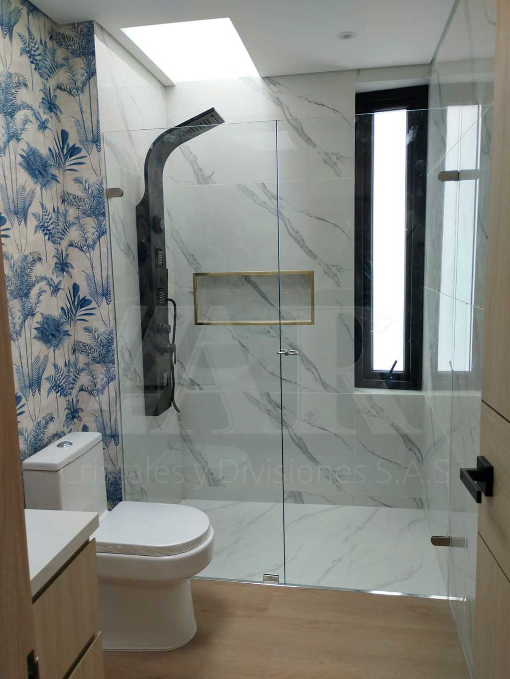 Divisiones de baño en vidrio templado 09