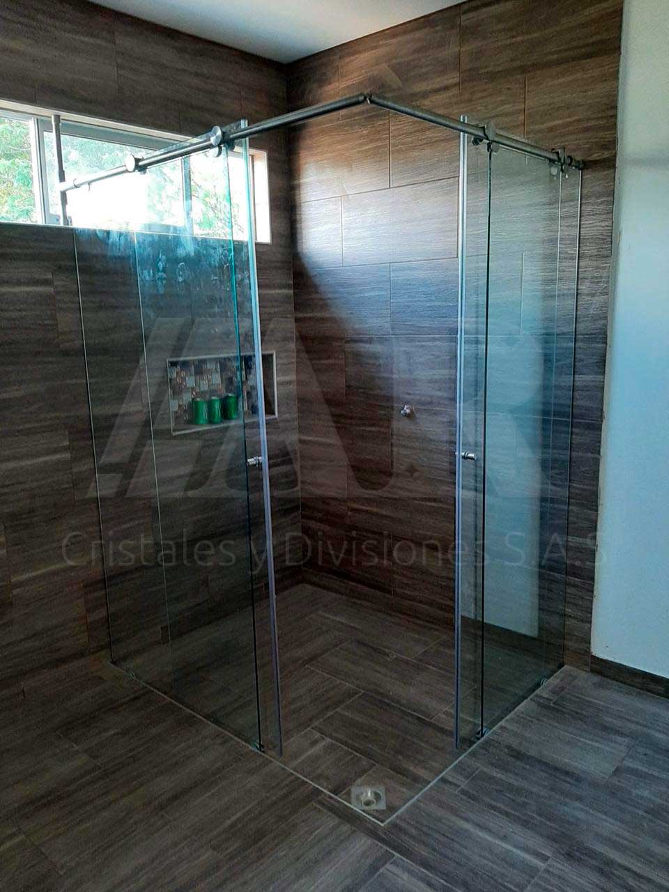 Divisiones de baño en vidrio templado 17