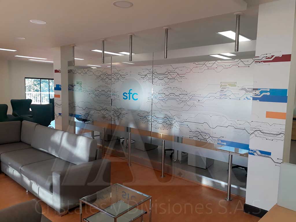 Divisiones de oficinas en vidrio templado 10