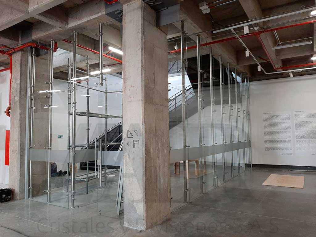 Fachadas en vidrio templado 21