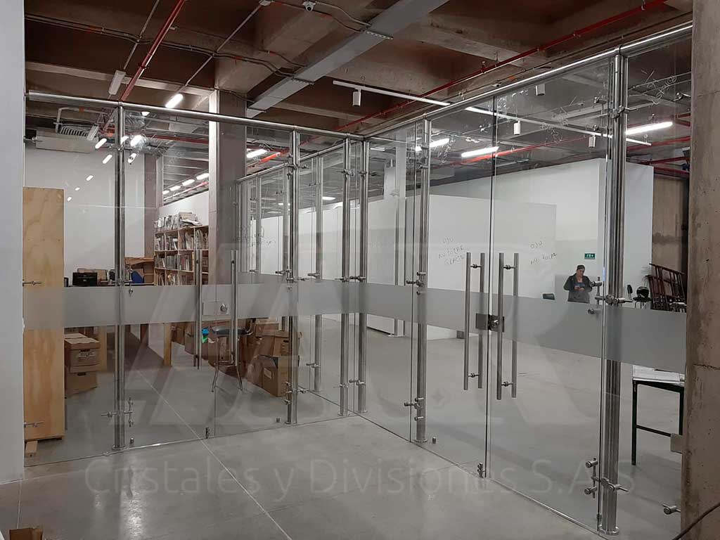 Fachadas en vidrio templado 25