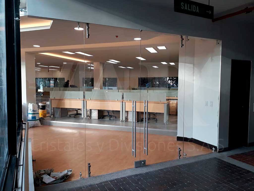 Puertas en vidrio templado 15