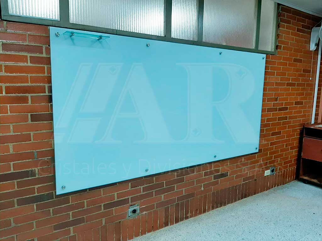 Tableros en vidrio templado con fondo blanco 07