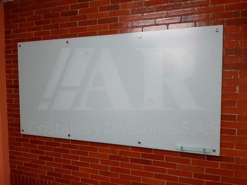 Tableros en vidrio templado con fondo blanco 08