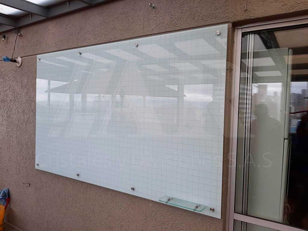 Tableros en vidrio templado con cuadrícula 02